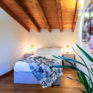 iseo-lake-villa-con-vista-lago-e-piscina.it-lombardy.com/